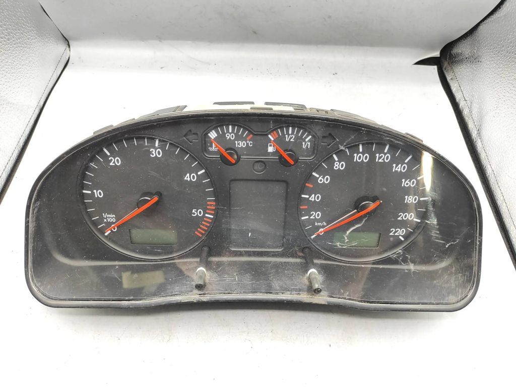Volkswagen PASSAT B5 TDI 1998 speedometer instrument cluster 3B1919880C 