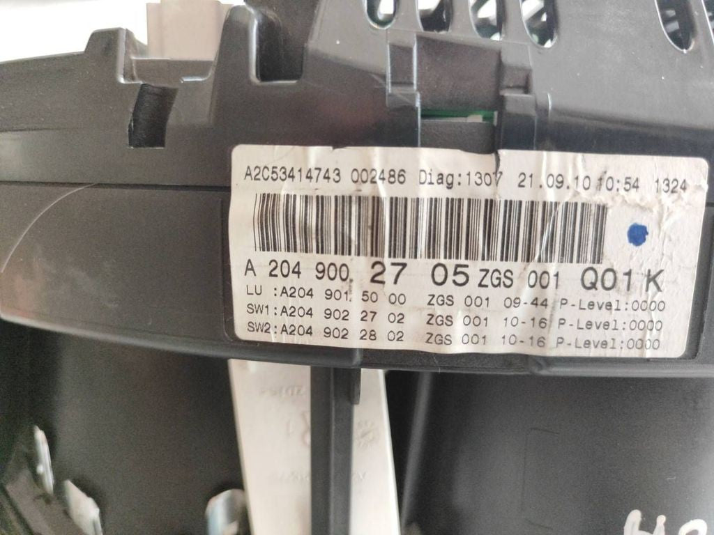 A2049002705 Mercedes-Benz C W204 2008 RHD speedometer instrument cluster 