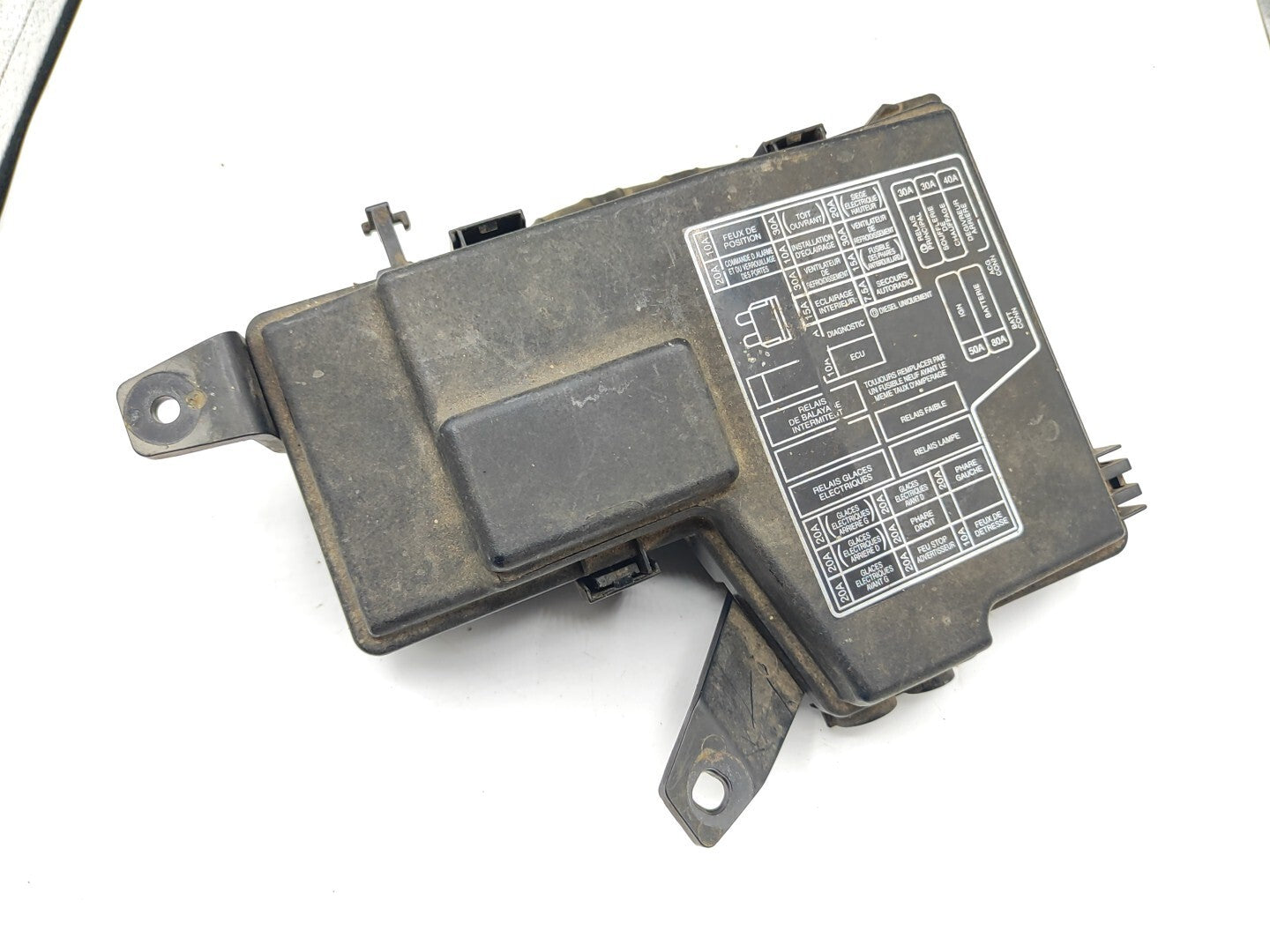 Rover 600 620 618 1995 Fuse Control Relay Box Unit Module YQE102190