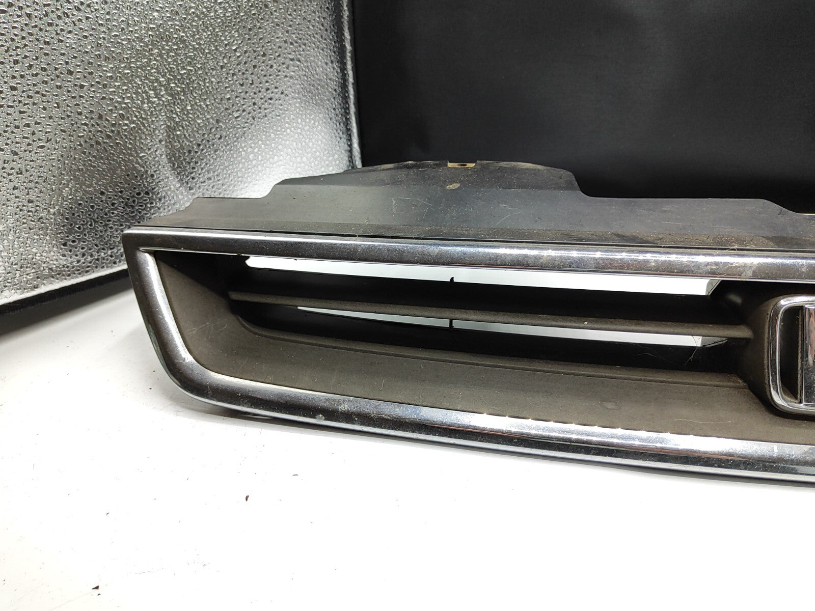 Honda Accord CD7 1996 Front Bumper Upper Center Grill