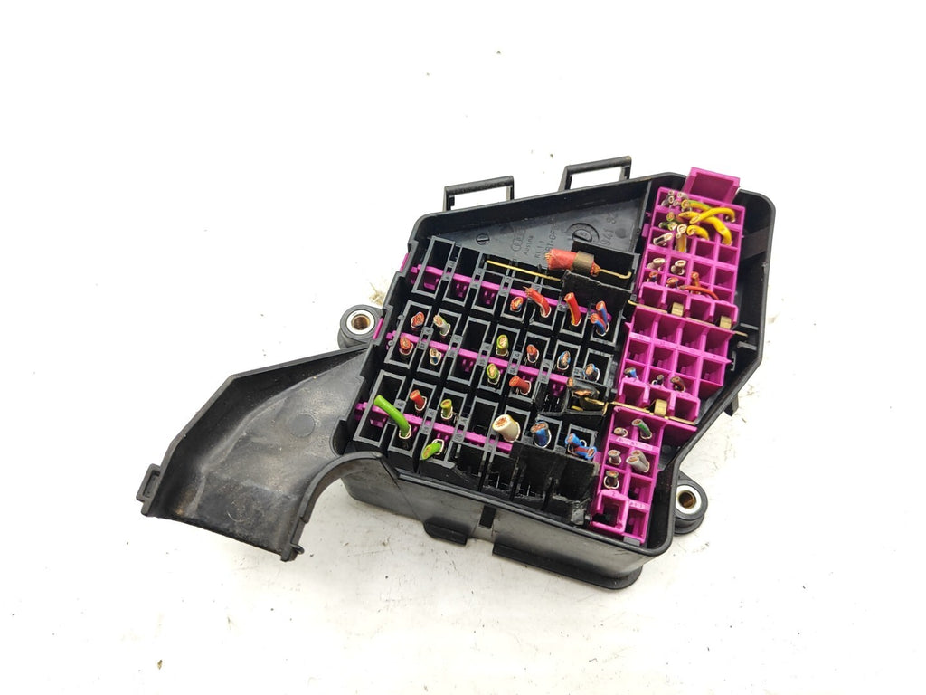 Audi A4 B5 1.6i 74kW Petrol 2001 Fuse Relay Box Unit 8D1941824