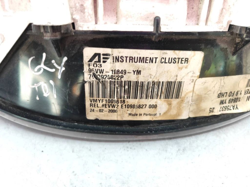 Volkswagen VW Sharan 1996 Diesel speedometer instrument cluster 95VW10849YM 