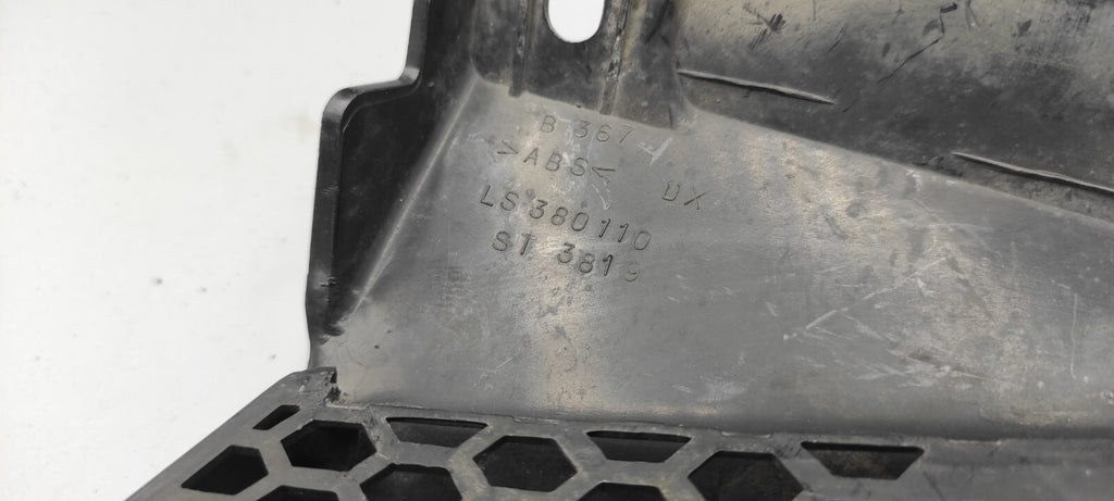 Alfa Romeo 156 2005 Front Right Upper Bumper Grill Nostril LS380110 B367