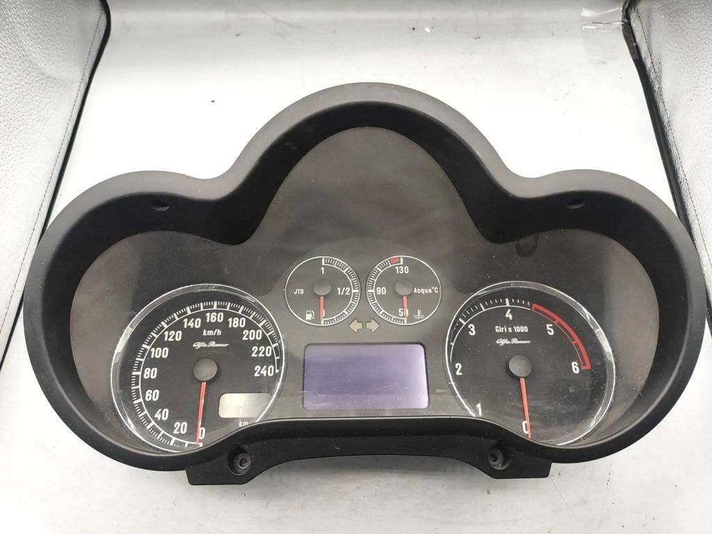  Alfa Romeo 147 2006 LHD Diesel speedometer instrument cluster 156063178 