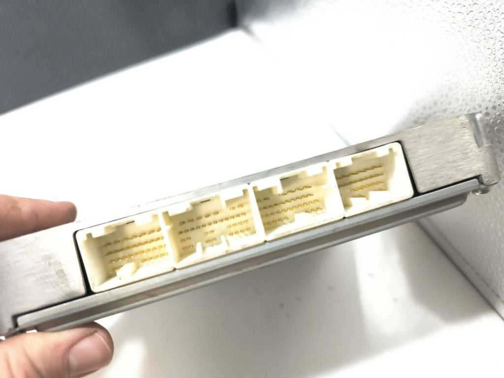 Toyota Avensis T250 2006 8966105C71 Engine control unit module ECU 1758009411