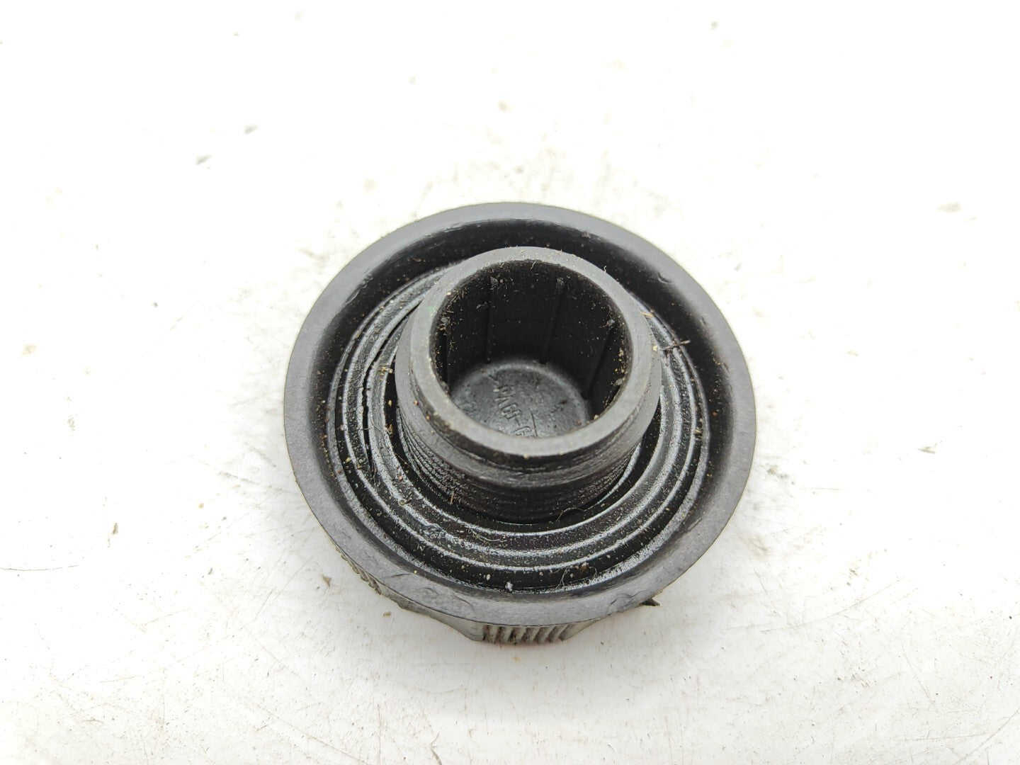 Alfa Romeo 166 2.4JTD 100kW 2000 Black Cylinder Head Oil Filler Cap Cover