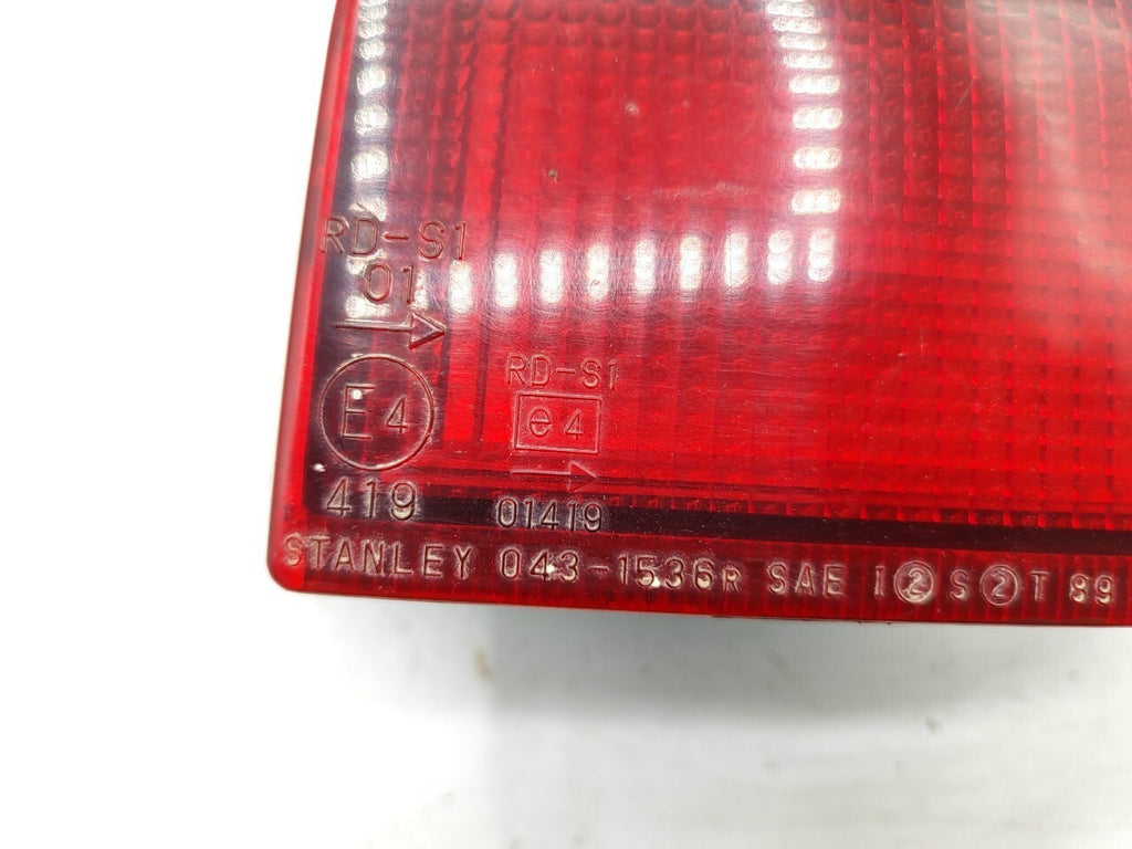 Mitsubishi Space Wagon 1997 LHD Rear Right Taillight Light 0431536R