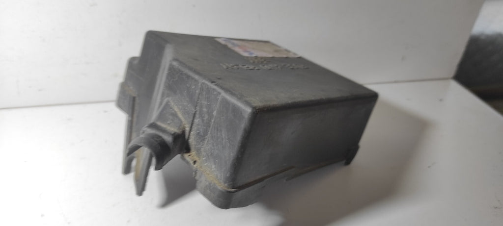 Alfa Romeo 147 1.9JTD 85kW 2002 Engine Bay Fuse Box Relay Cover Cap