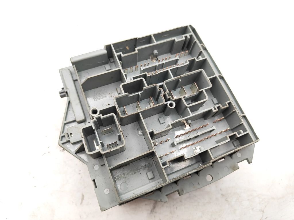 Alfa Romeo 159 2.4JTDm SW 2006 Fuse box module 50504455 