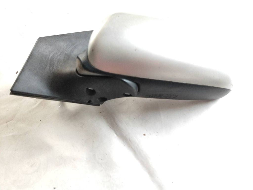 Toyota Avensis T250 2003 Left electric wing mirror E11015829 