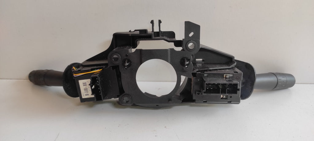 Peugeot 607 3.0i V6 2001 LHD Front Wiper / Indicator Light Stalk Lever 61557024