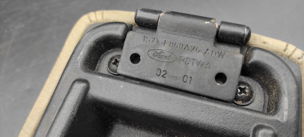 Ford Mondeo MK3 2.5 V6 2004 LHD Center Console Leather Armrest