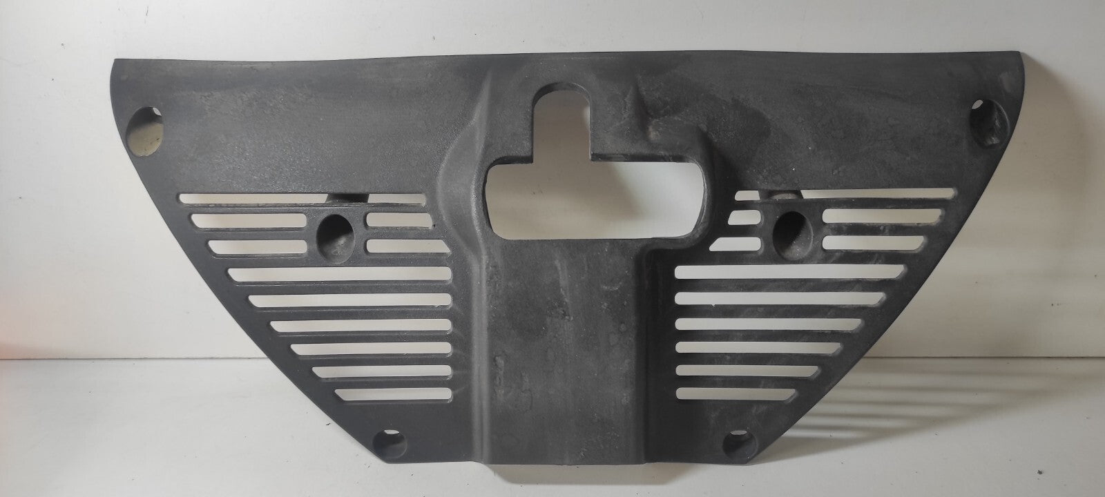 Alfa Romeo 166 2.4JTD 110kW 2003 Front Center Bumper Upper Grill 606522840