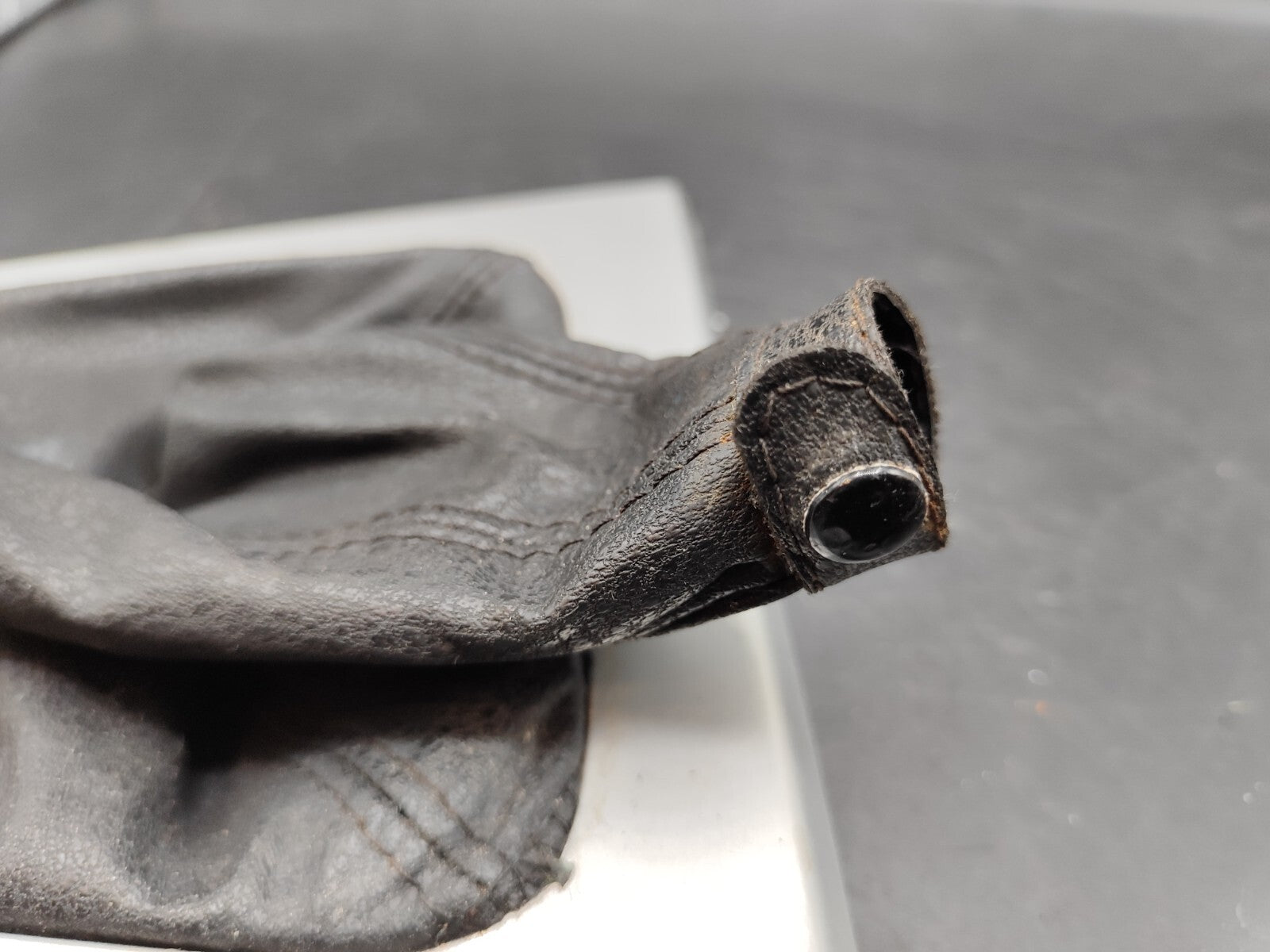 Alfa Romeo 156 2003 Gear Shift Knob Surround Leather Gaiter 156033239