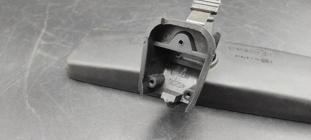 Alfa Romeo 147 1.9JTDm 85kW 8V 2005 Rear Interior View Mirror E30154946