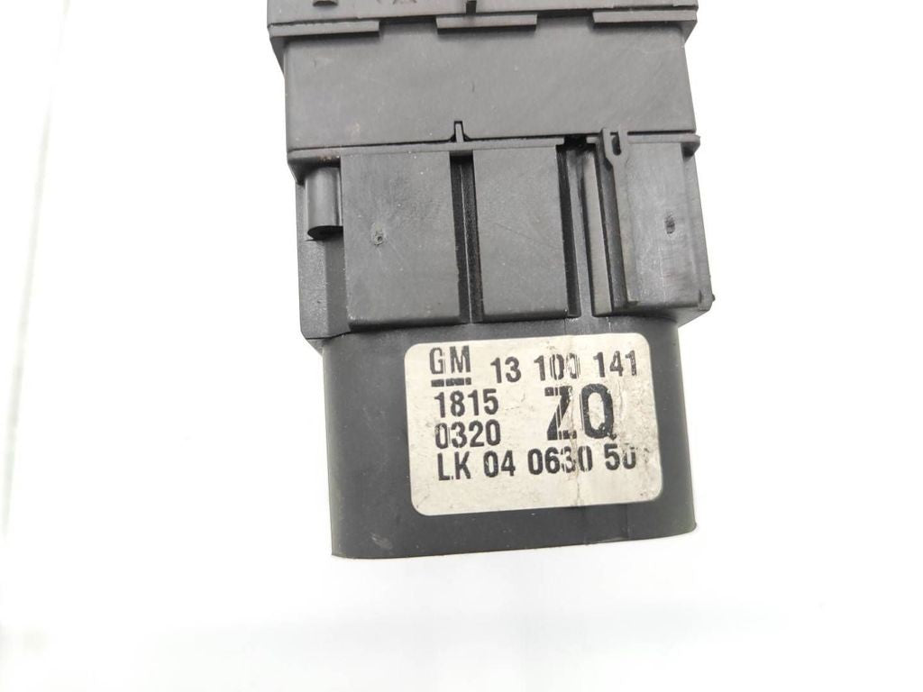 Opel Astra H 2005 Light switch 13100141 