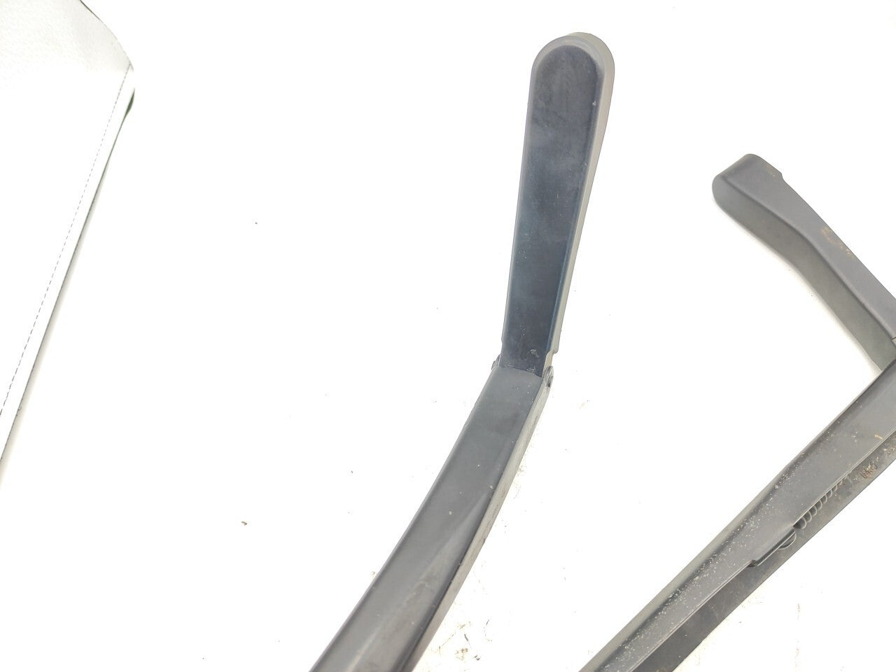 Alfa Romeo GT 2.0JTS 122kW 2005 LHD Windshield Wiper Blade Arm