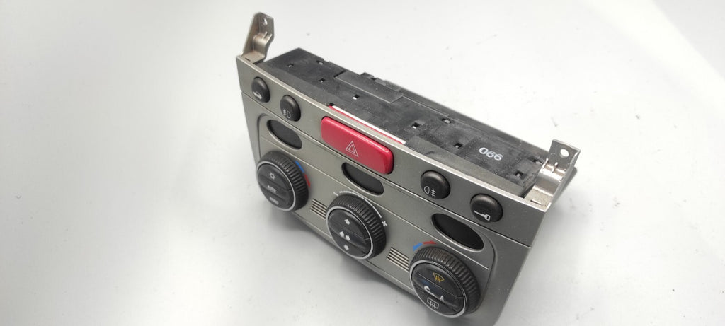 Alfa Romeo GT 1.9JTD 110kW Diesel 2006 LHD Dash Climate Control 01560513690