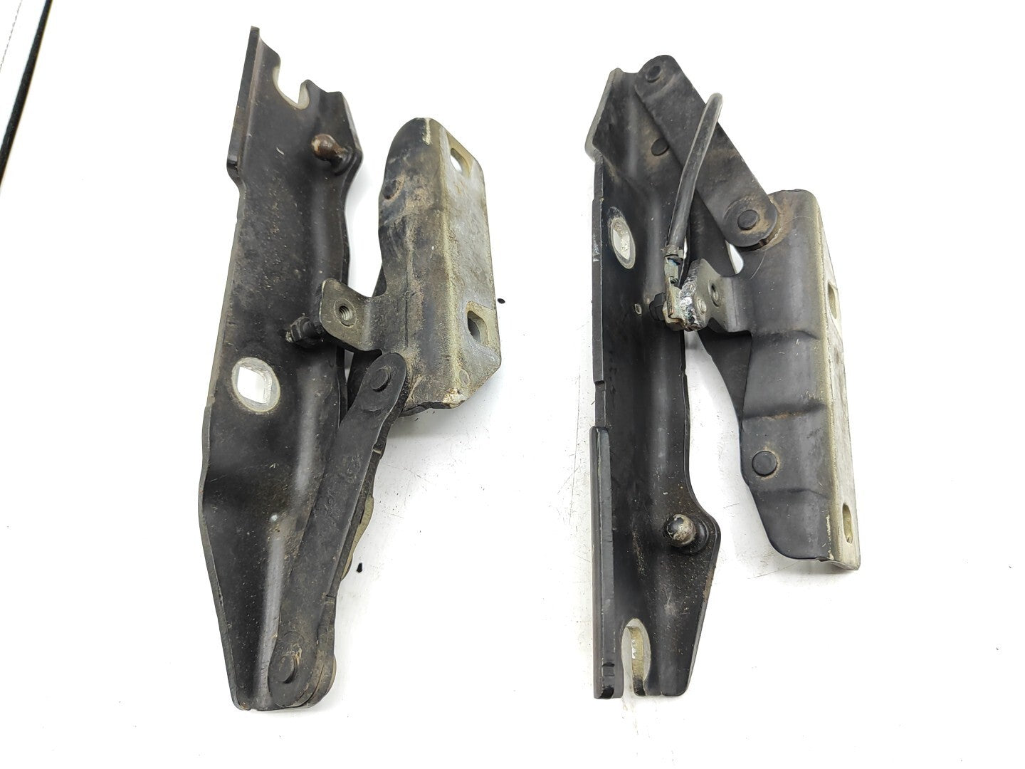 BMW E60 E61 520D 2005 Front Bonnet Hood Hinge Set 7008727 7008728