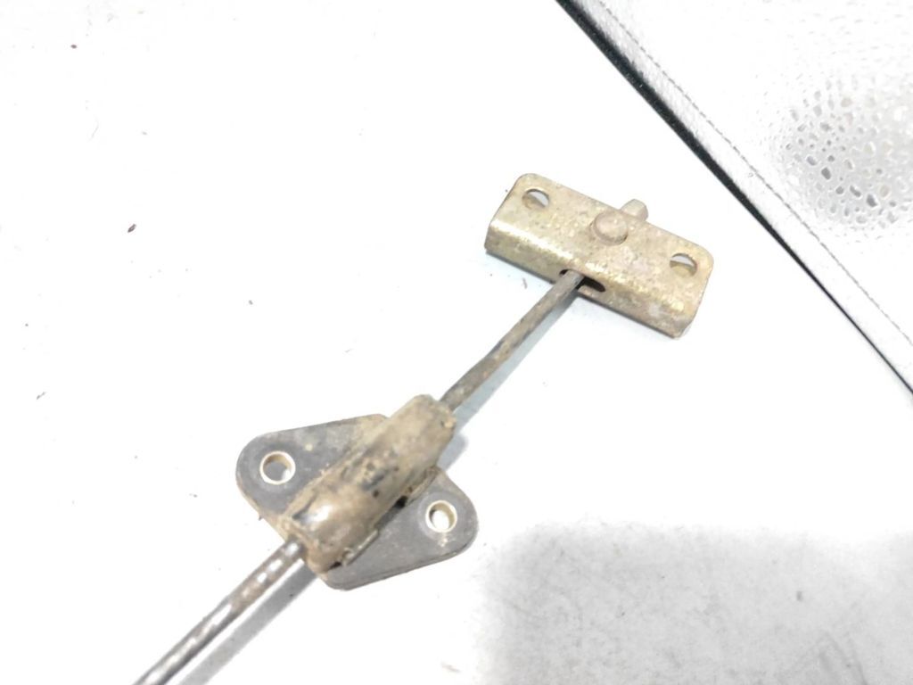 Alfa Romeo 155 1.8i 103kW 1994 Hand brake release cable 