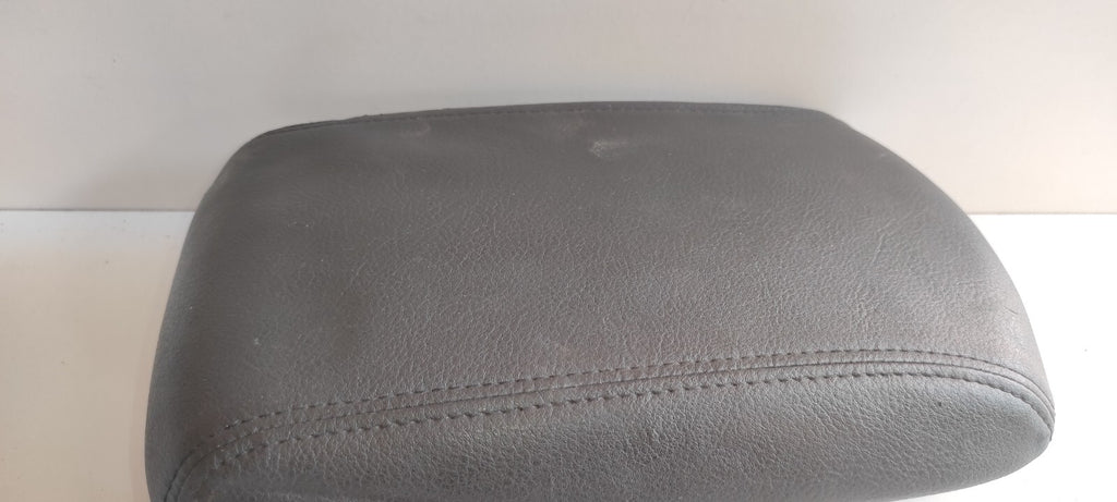 Peugeot 607 3.0i V6 2002 Center Console Armrest Black Leather Cover 1843522016