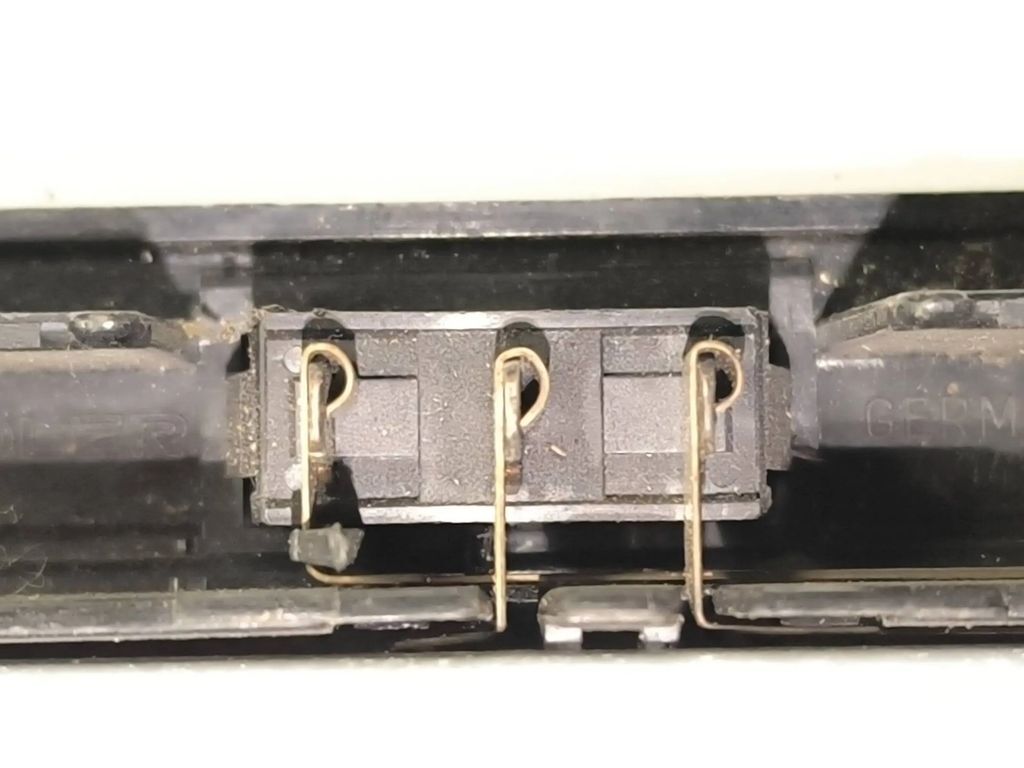 Ford Galaxy 1998 rear reading dome seat light 357947105 