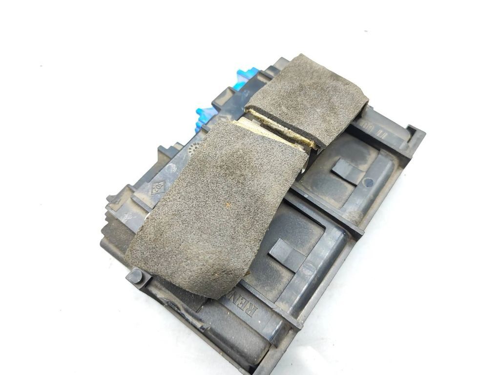 Renault Laguna I 1996 Comfort convenience body module ECU 7700843415 