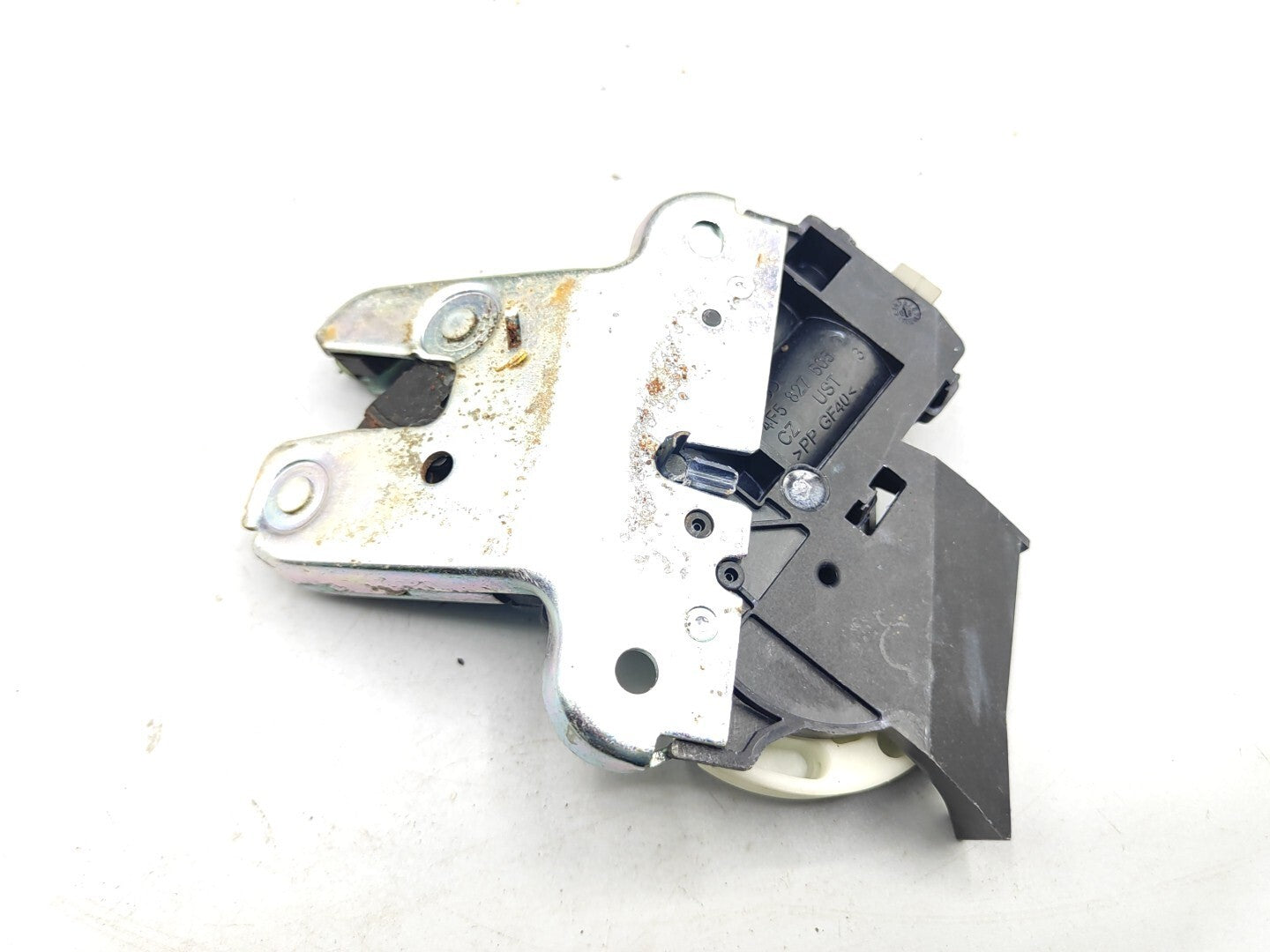 Audi A4 A5 B8 2.0TDI 2010 Rear Tailgate Boot Lock 4F5827505D