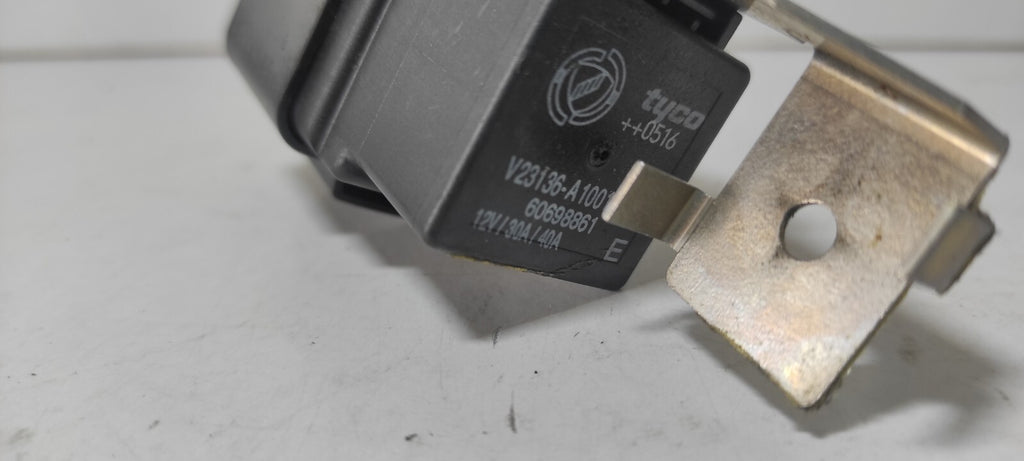 Alfa Romeo 159 2007 1.9JTDm 88kW Diesel Relay Unit 60698861