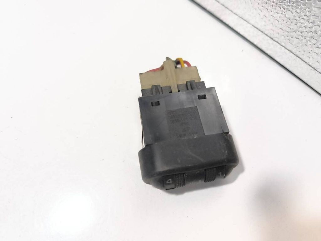Ford Galaxy 1996 Seat heating switch 7M0963563C 