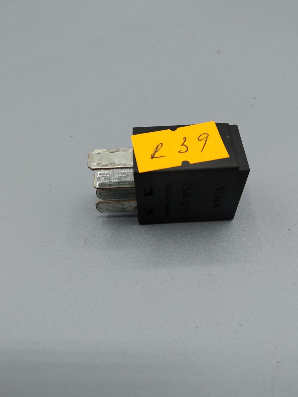 Ford Focus MK1 1.6i 74kW 2000 Relay Control Unit Module F57B14B192AA