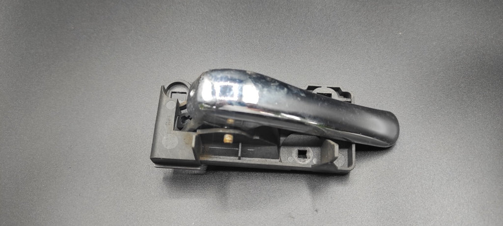 Alfa Romeo GT 1.9JTD 110kW 2007 Front Left Door Opening Inner Handle 46736147