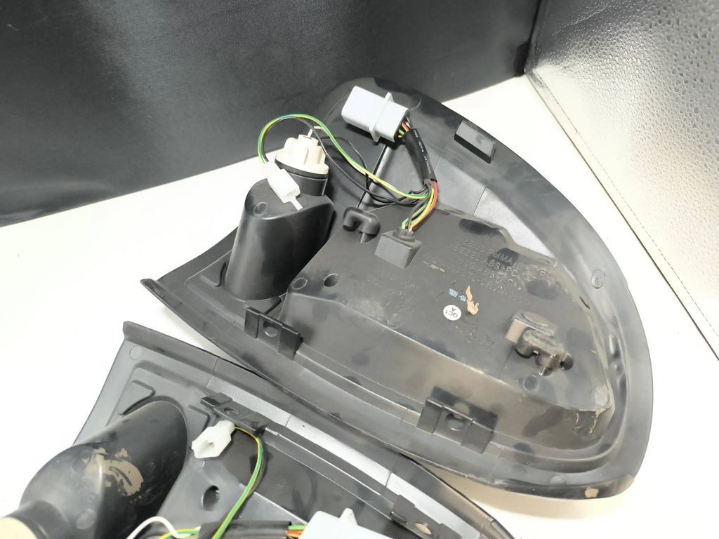Chrysler Voyager 3.8i 1998 LHD rear tail light lamp set WJ200013 