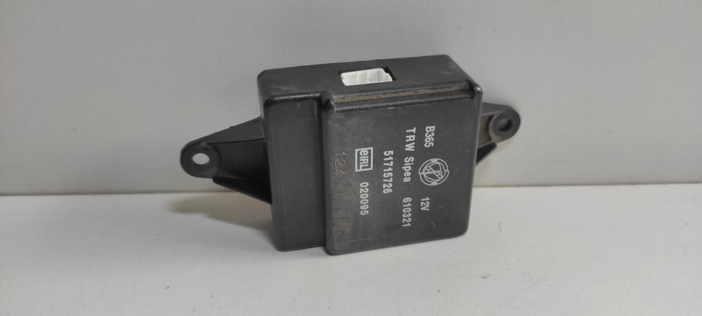 Alfa Romeo 156 2.4JTD 110kW 2003 Alarm Control Module Relay 51715726
