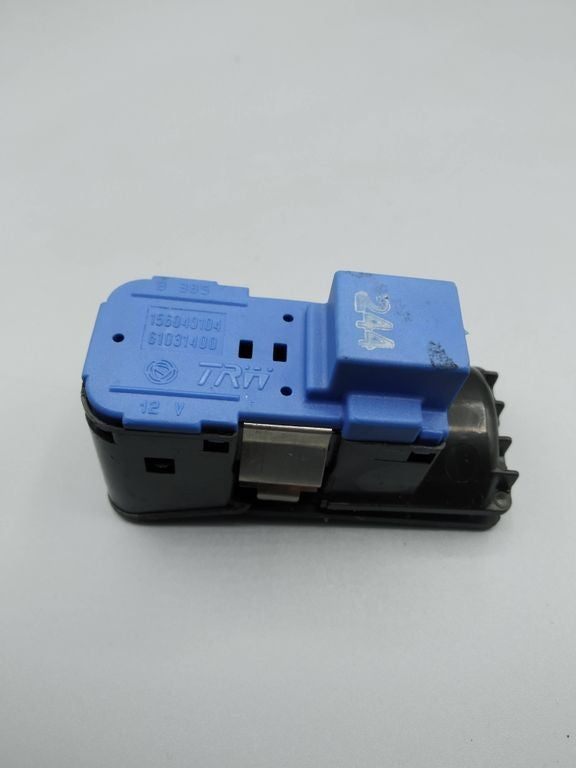 Alfa Romeo 147 2003 Diesel Fuel tank opening switch button 156040104 