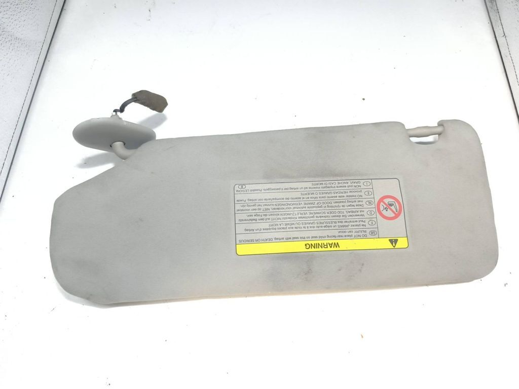Toyota Avensis T250 2.2D-CAT 2006 LHD Front Right sun visor 