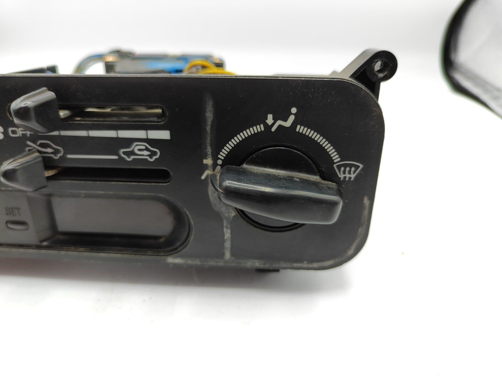 Mitsubishi Lancer 1996 Climate Control Heater Switches MB878417