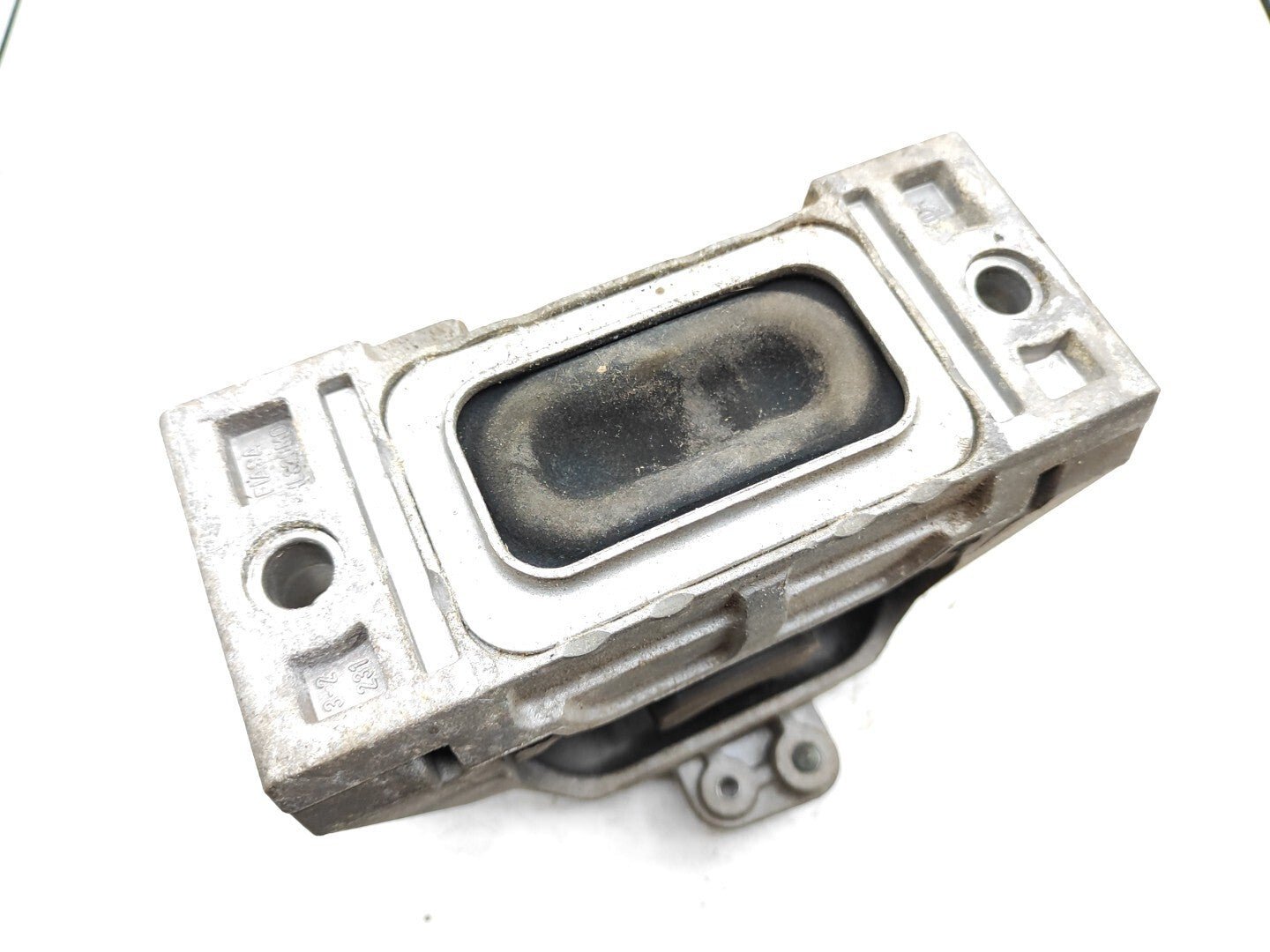 Volkswagen Golf Bora 1.9TDI 2000 Engine Right Mount Support 1J0199262