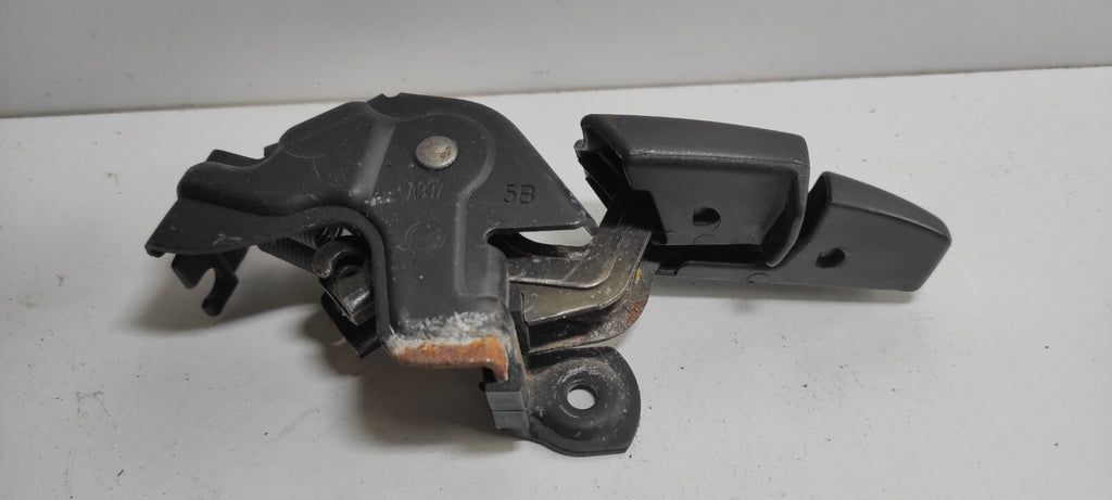 Alfa Romeo 156 2.4JTD 2004 LHD Trunk/ Boot/ Fuel Cap Release Handle