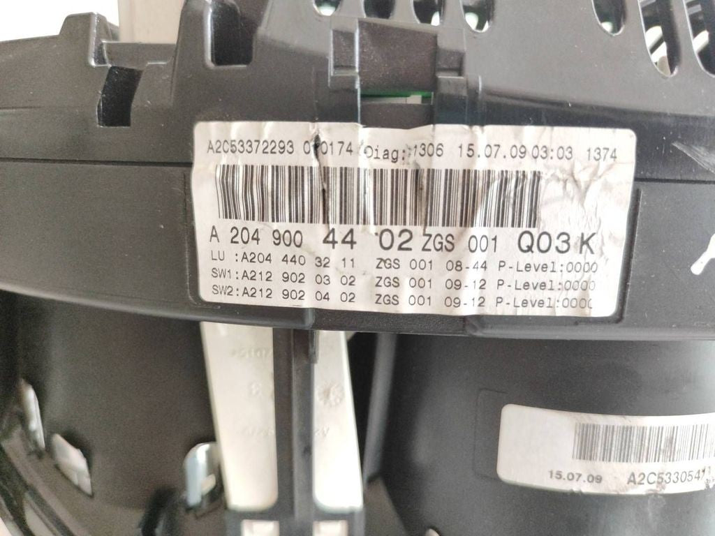 A2049004402 Mercedes-Benz C W204 2008 RHD speedometer instrument cluster 