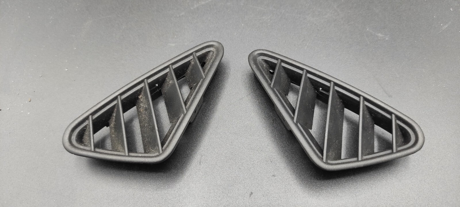 Alfa Romeo GT 1.9JTD 2004 LHD Dashboard Sides Air Vent Grill Set
