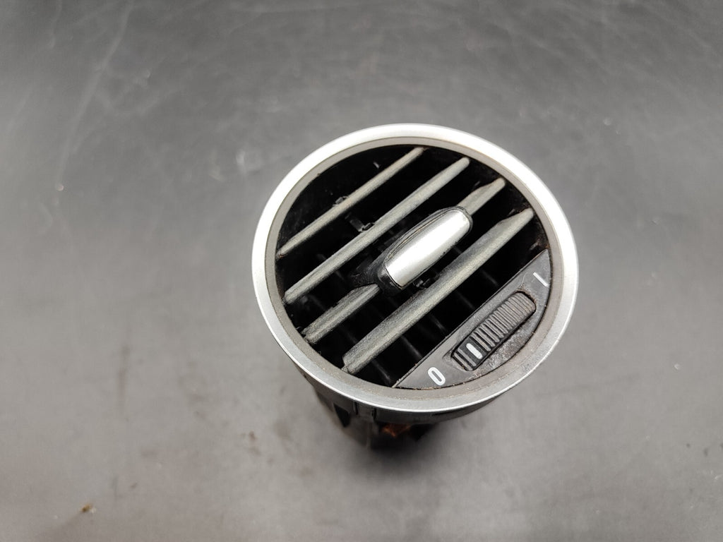 Alfa Romeo 159 1.9JTDm 88kW 2007 LHD Front Side Dash Panel Air Vent LS376630