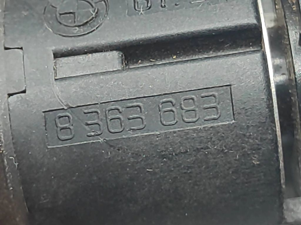 BMW 5 E39 523i 1997 HeadLight button switch 8363683 