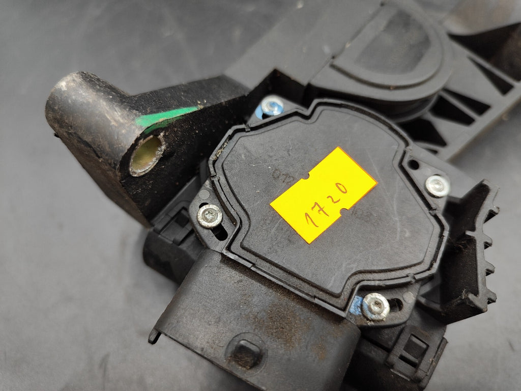 Alfa Romeo 147 GT 1.9JTD Diesel 2004 LHD Throttle Gas Pedal 0281002380 46755863