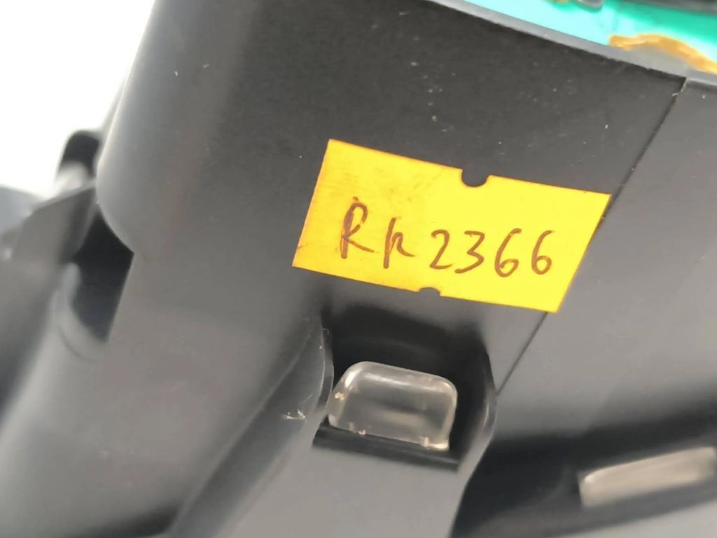 Opel Tigra B 1.4i 2005 LHD Petrol speedometer instrument cluster 13173364WW 