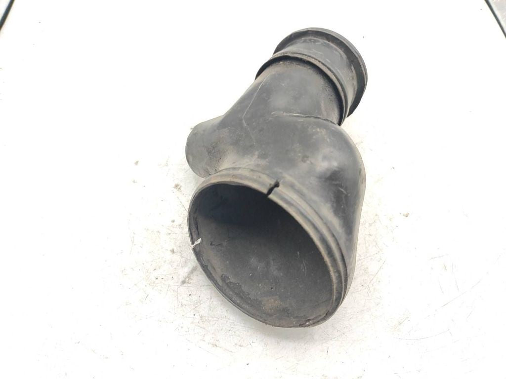 BMW 7 E32 1990 Petrol air intake hose pipe 17105143 