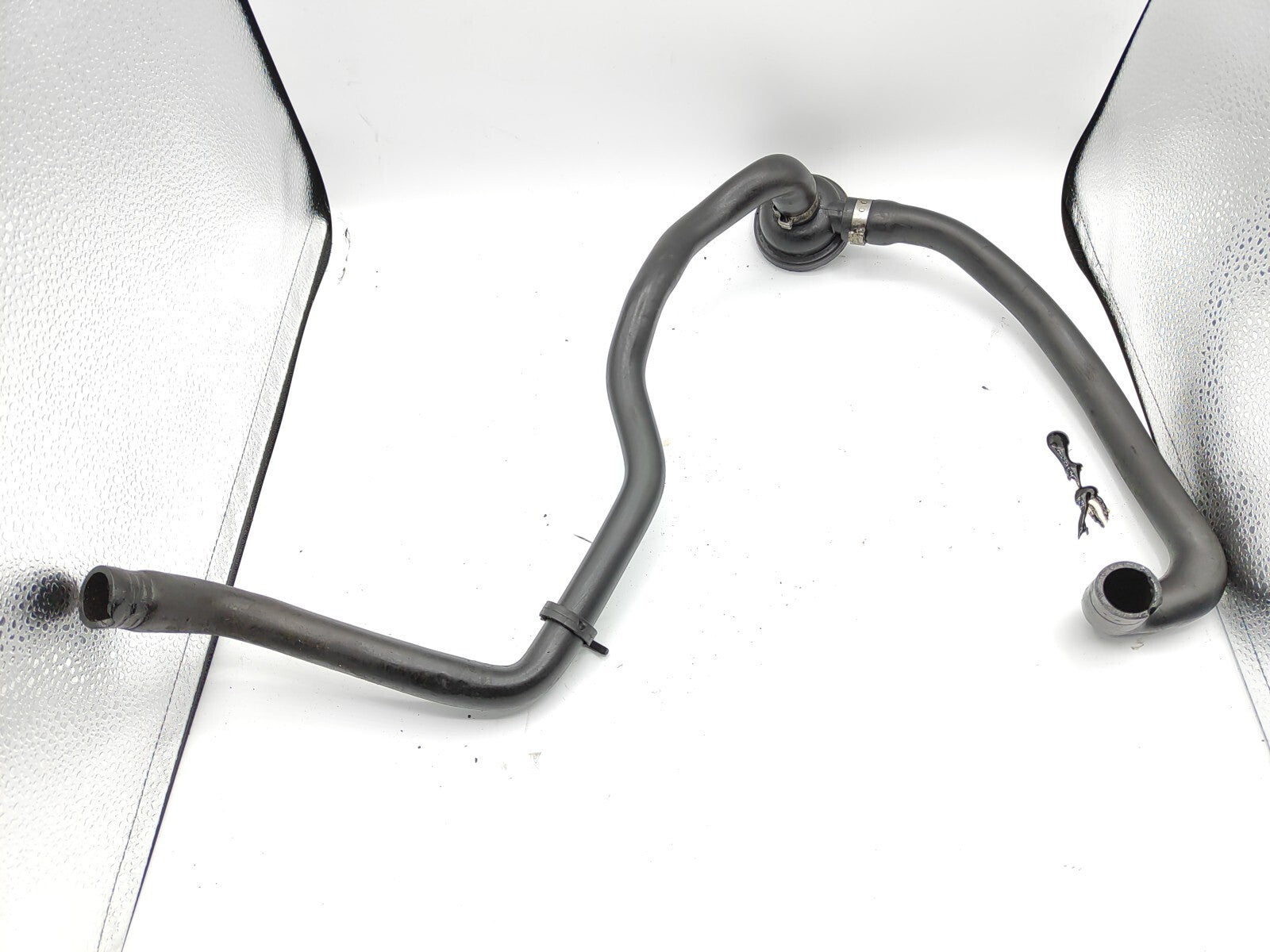 Alfa Romeo GT 1.9JTD 110kW 2004 Diesel Engine Breather Pipe Hose 3911170916