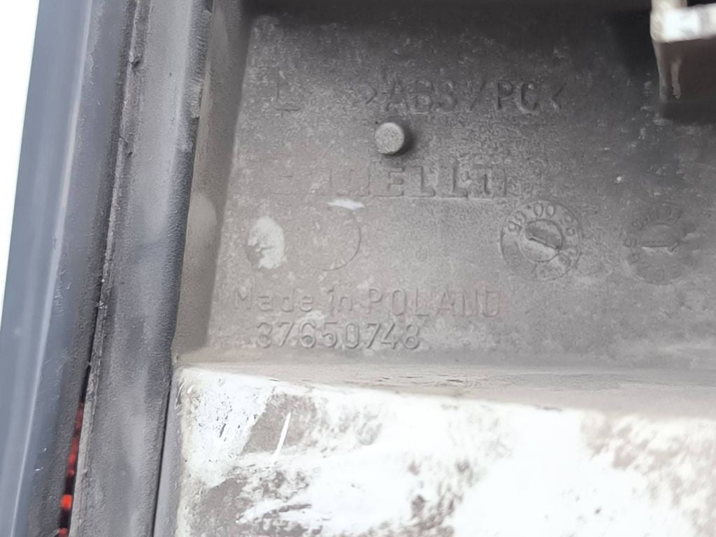 Opel Vectra B Estate 2001 rear left tail light lamp 09153153 