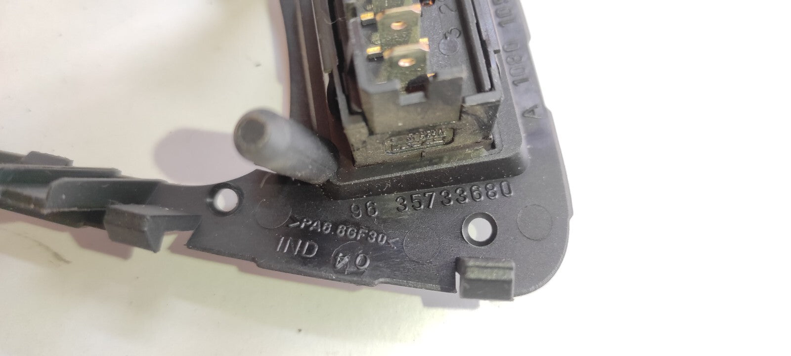 Peugeot 607 3.0i V6 2001 LHD Rear Left Electric Window Switch 9635733680