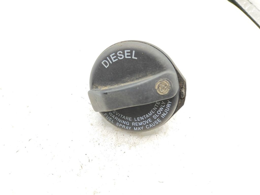 Alfa Romeo 156 1.9JTD 85kW Diesel 2004 Fuel tank filler cap cover